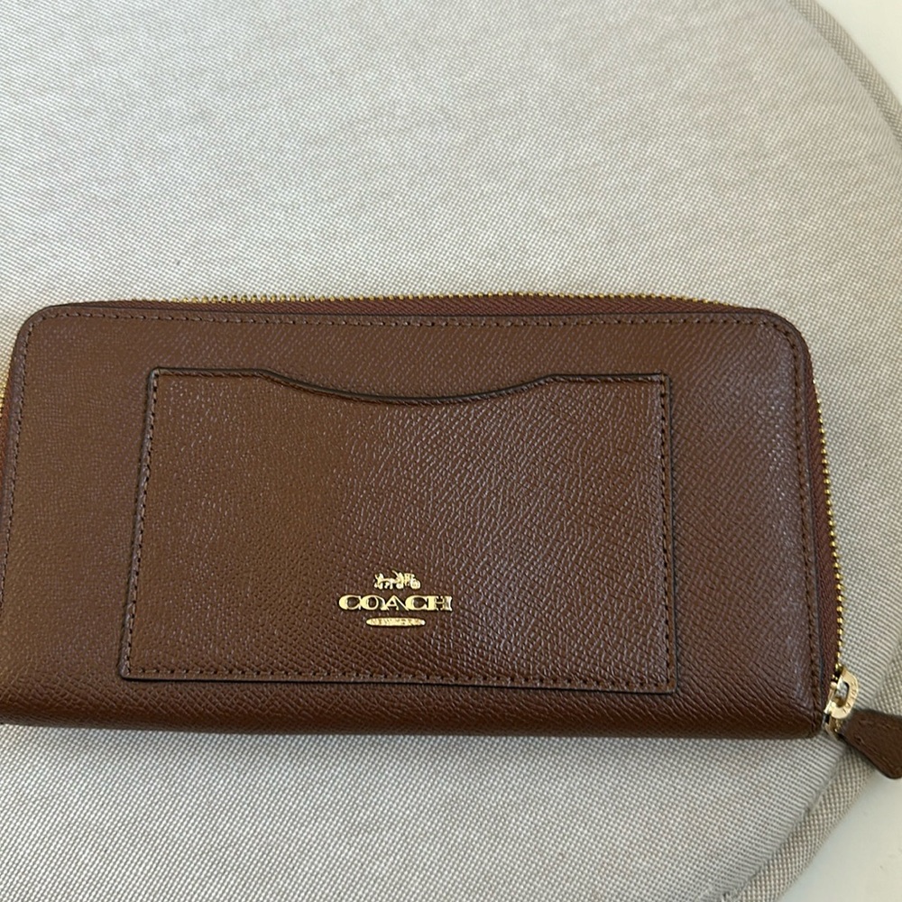 Genuine leather wallet, like new.